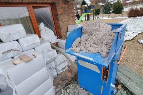 Izolace vazníkové střechy Watisolem